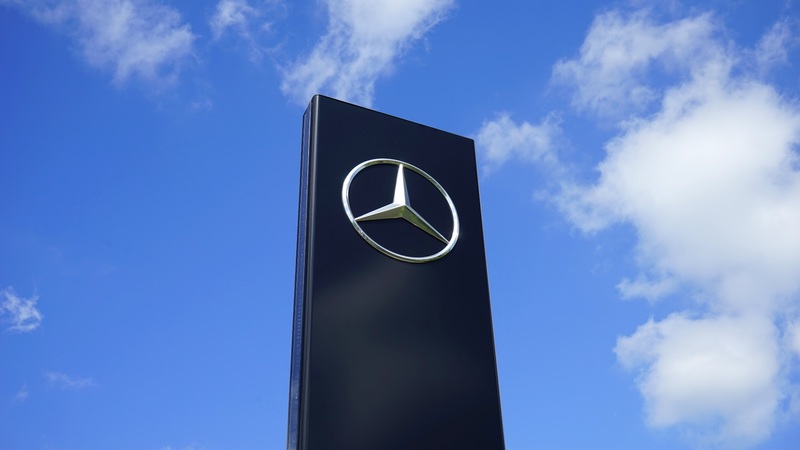 illustration: Mercedes-Benz logo
